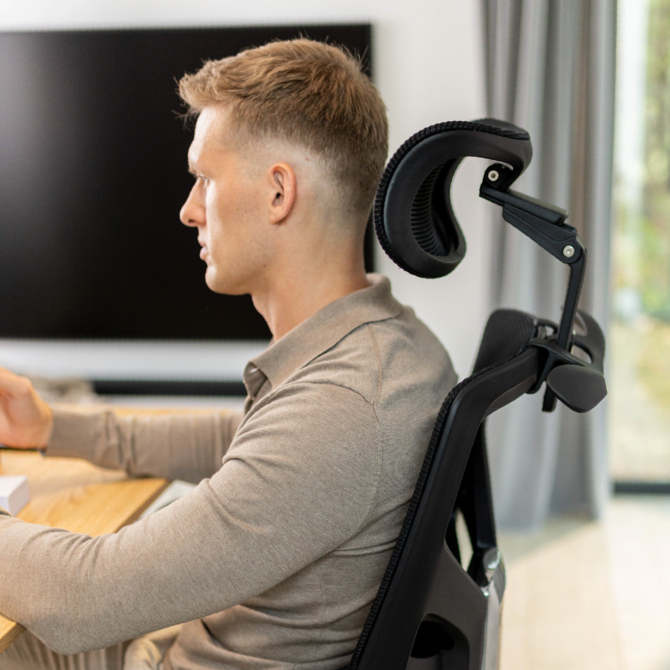 Mark Adler Expert 9.6 Schwarz Bürostuhl