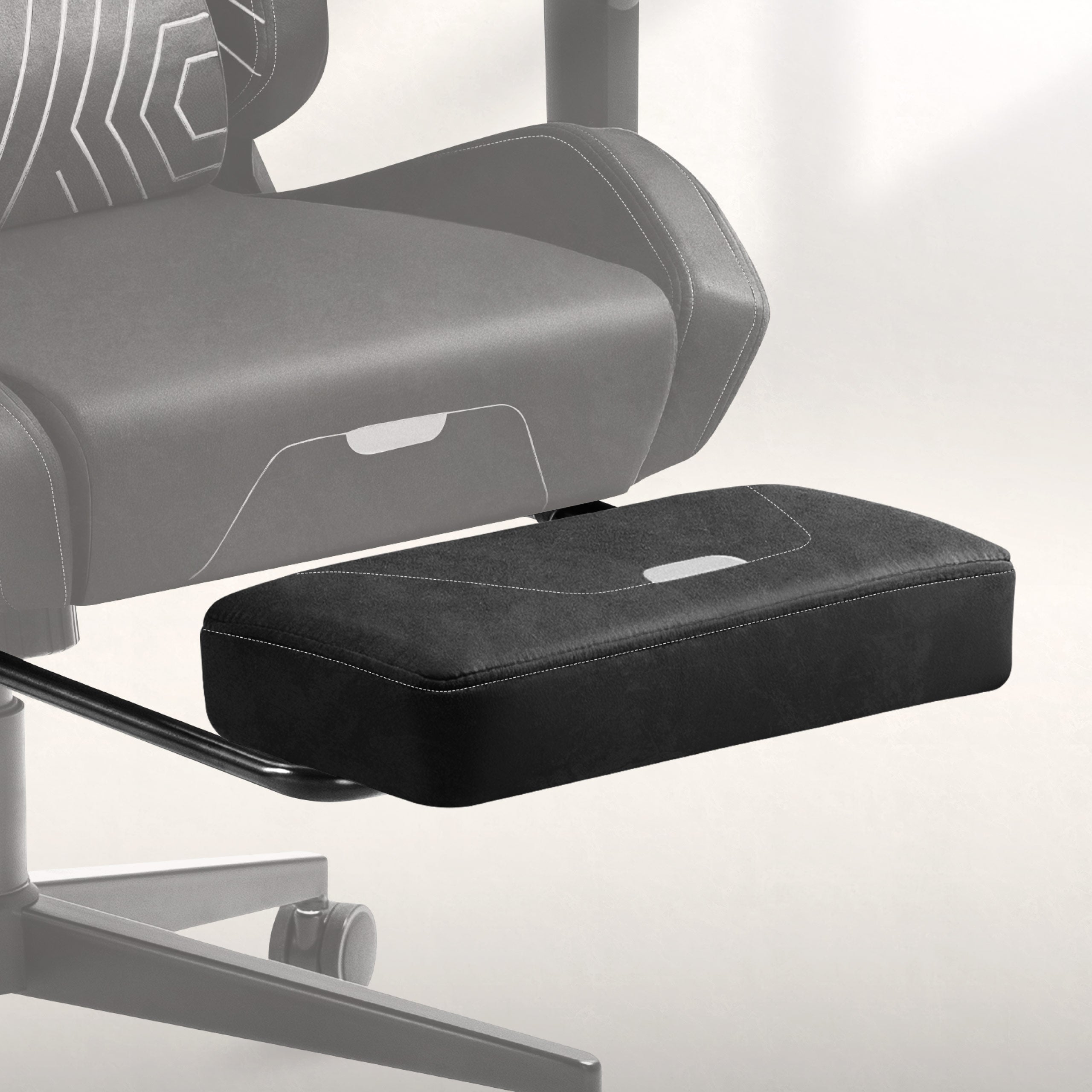 Einziehbare Fußstütze für mehr Komfort